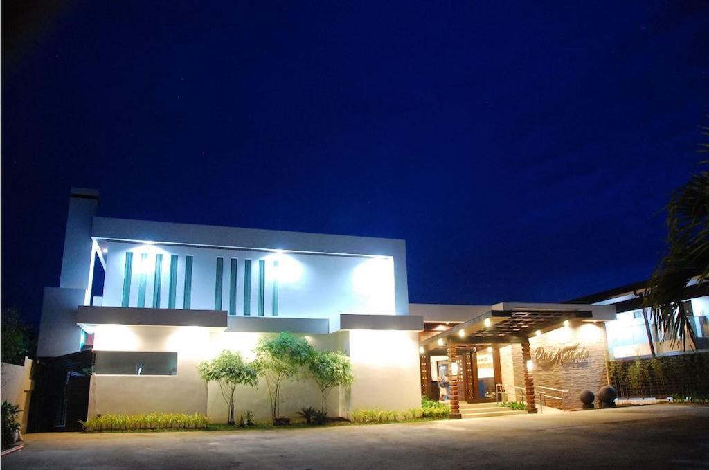 One Manalo Place Puerto Princesa Eksteriør billede