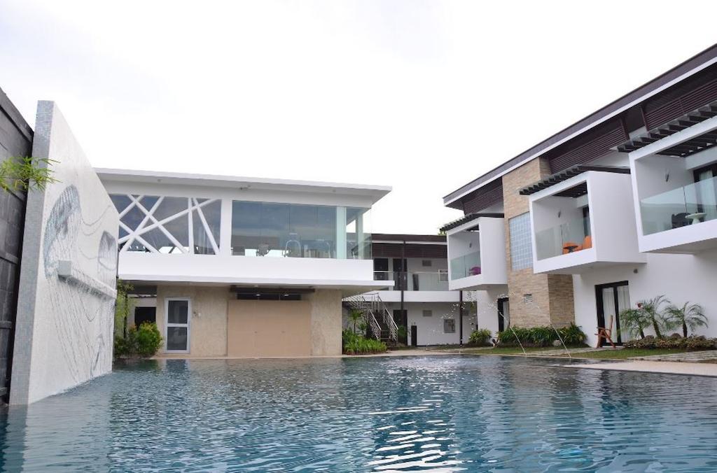 One Manalo Place Puerto Princesa Eksteriør billede